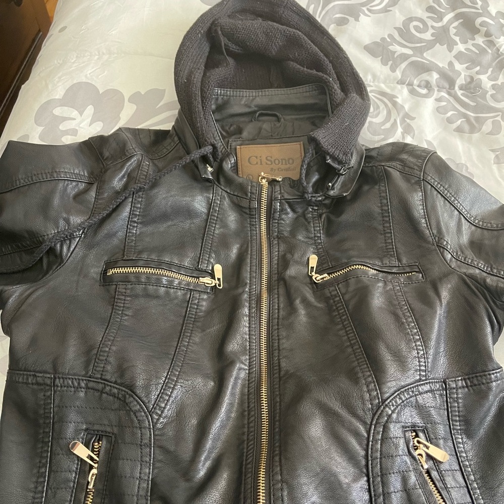 Chaqueta de piel negra